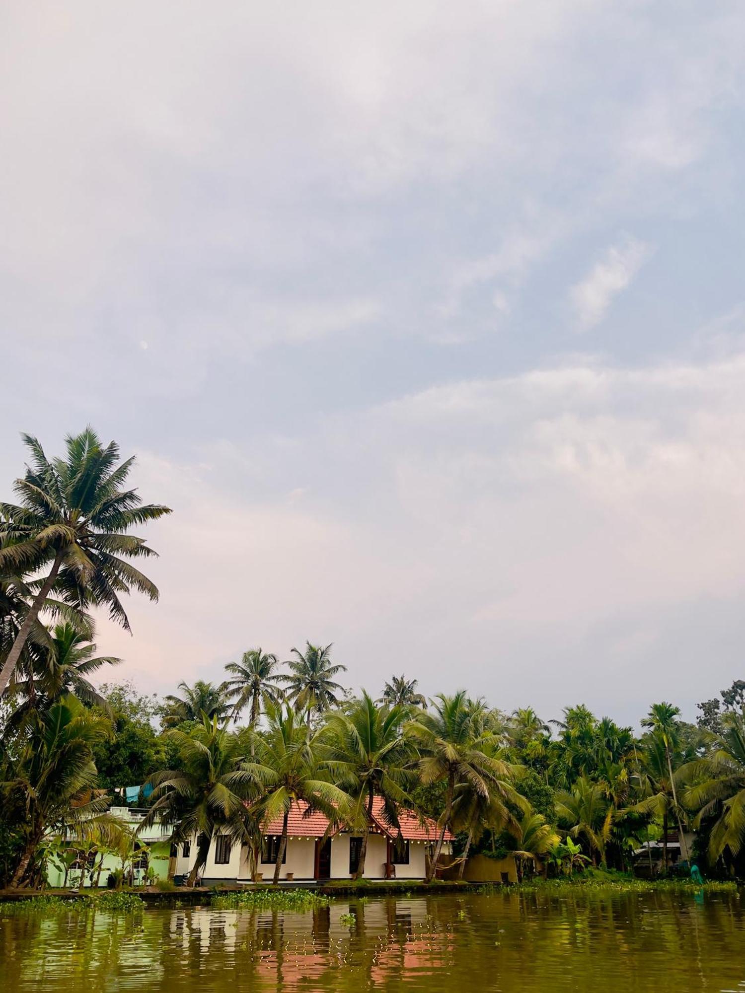 Tulsi Kayal Retreat Homestay *