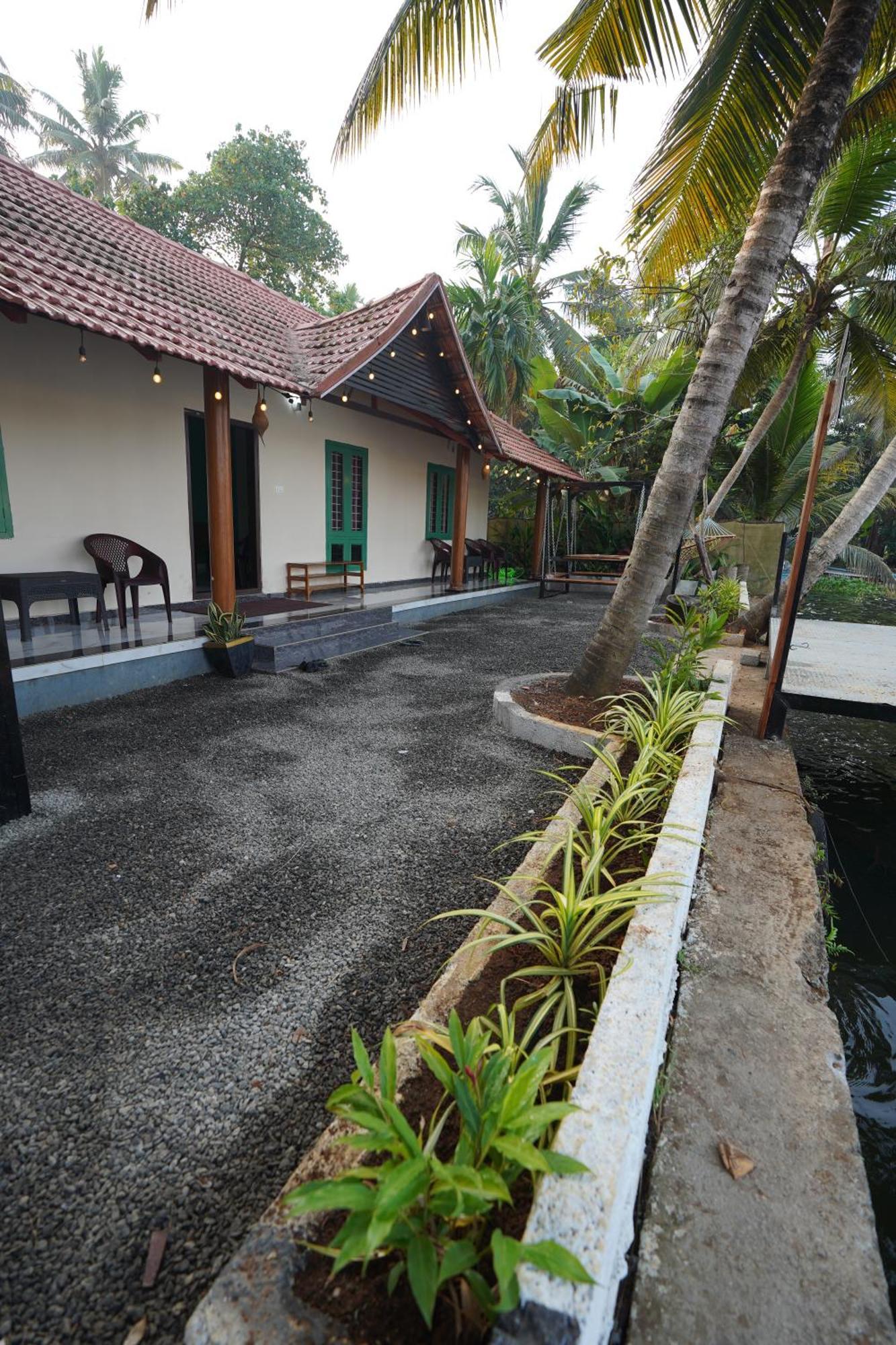 Tulsi Kayal Retreat Homestay *
