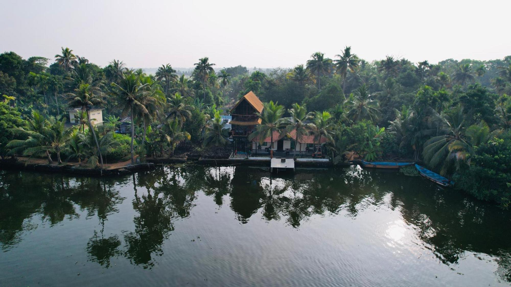 Tulsi Kayal Retreat * Champakulam